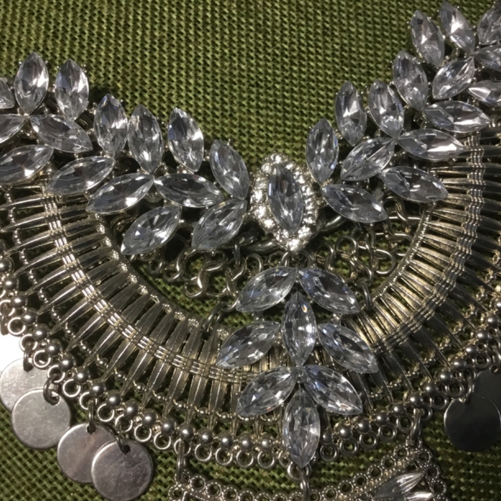 Prom/Wedding Rhinestone Collar Necklace - Picture 13 of 13